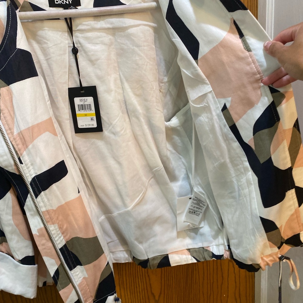 NEW DKNY thin jacket - Picture 3 of 7